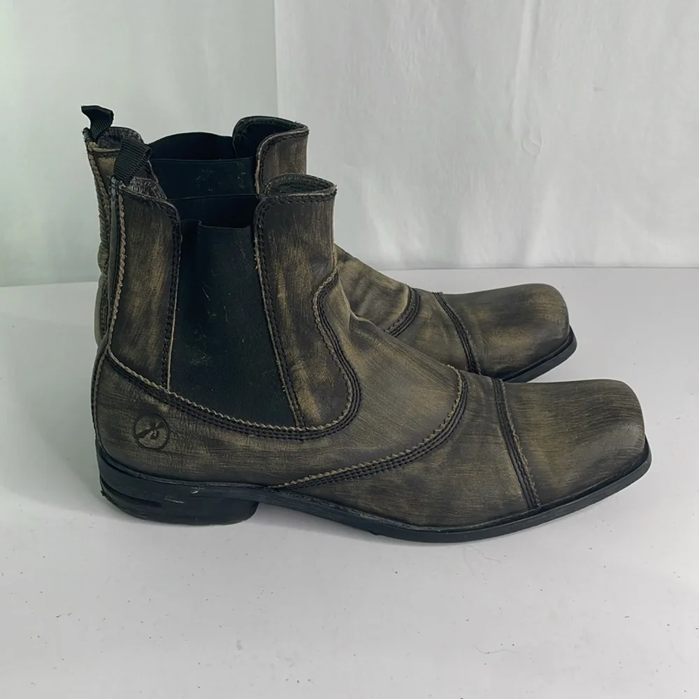 Bronx pull on Chelsea boot